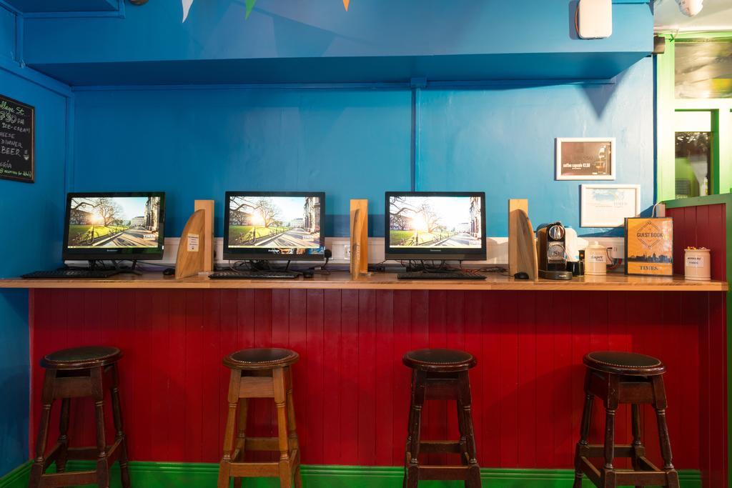The Times Hostel - College Street Dublin Bagian luar foto