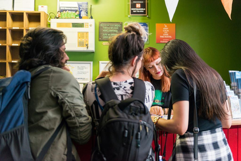 The Times Hostel - College Street Dublin Bagian luar foto
